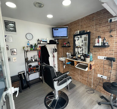Frank barber. Barbería,Peluquería – Zahara de los Atunes