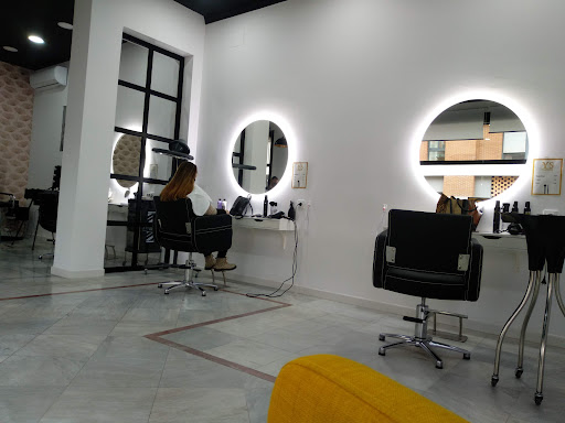 Yolanda De los Santos Peluquería en Camas