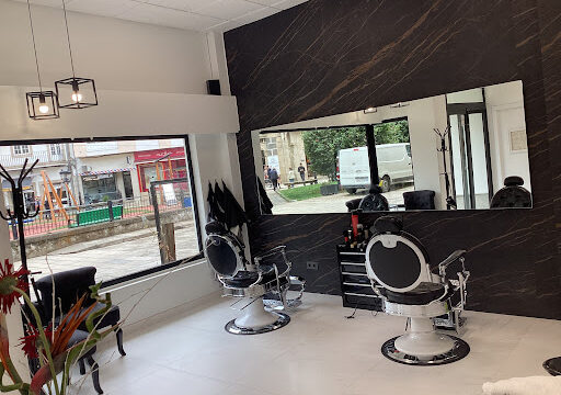 Alex Jamardo Hair Studio – Padrón