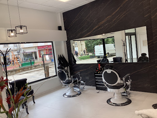 Alex Jamardo Hair Studio en Padrón