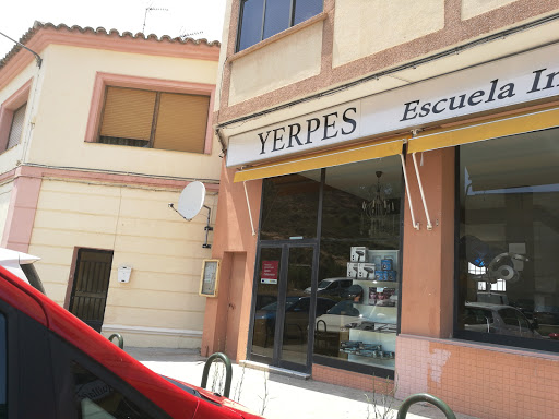 YERPES Escuela Internacional De Peluqueria, Estetica Y Maquillaje en Alcañiz