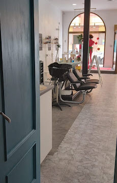 MARILINA BURGOS PELUQUERIA Y ESTETICA LOW COST – Mora