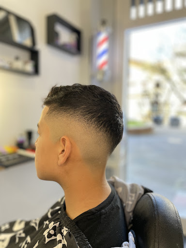 Leeloo Barber Shop en Irun