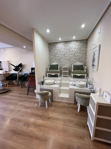 By me estetica profesional & láser en Salamanca