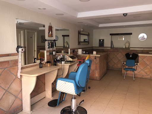 Larry Peluquería De Caballeros en Los Barrios