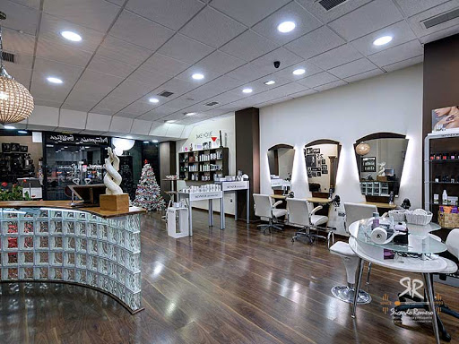 Salón de Belleza y Peluquería Ricardo Romero en Cáceres‎