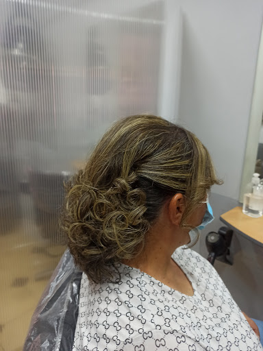 PELUQUERÍA Mercedes Morales Valcárcel. en Liétor