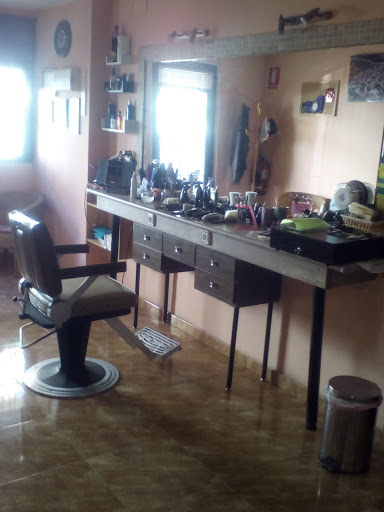 peluqueria de caballeros l.miguel en Camarma de Esteruelas