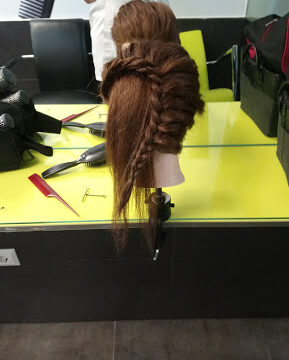 Academia S&B. Formación en peluquería y estética – Carcaixent
