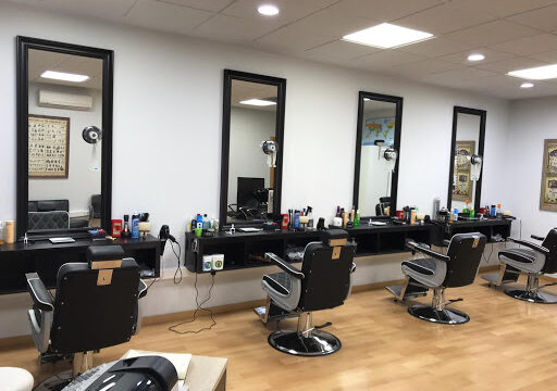 VICTOR BARBERSHOP – Moncada
