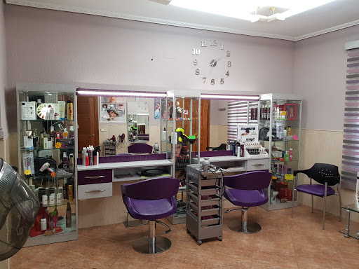 Peluquería MARUJA en Canena