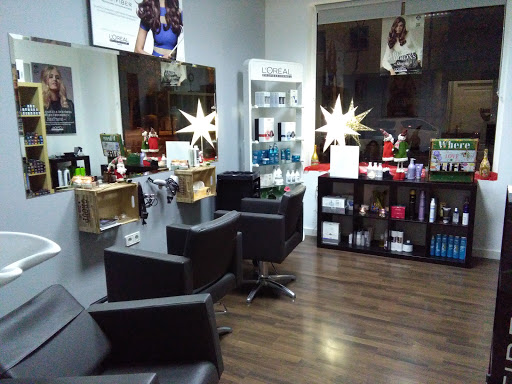 Crisana Salón de belleza y Peluquería en Cáceres‎