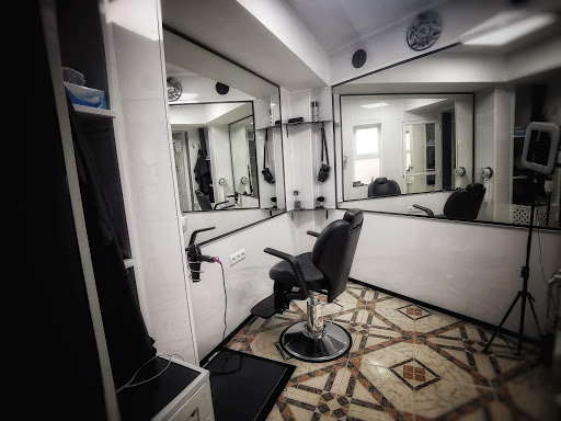 Peluqueria / Barberia Brillos en Nerja