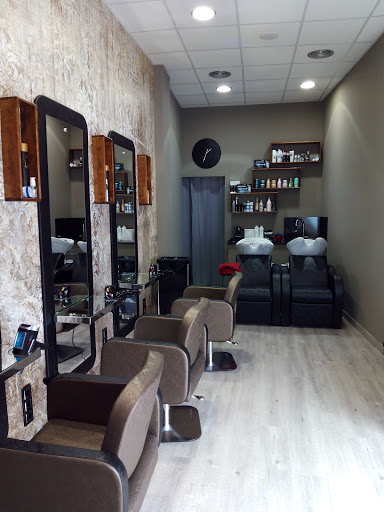 PELUQUERIA REYES TAPIOLES en Benavente