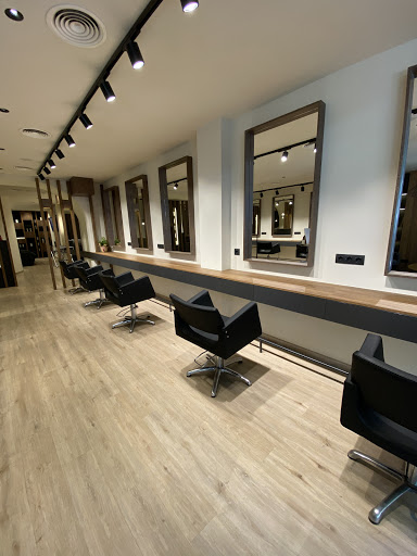 JOSE MONTIEL HAIR SALON en Viladecans