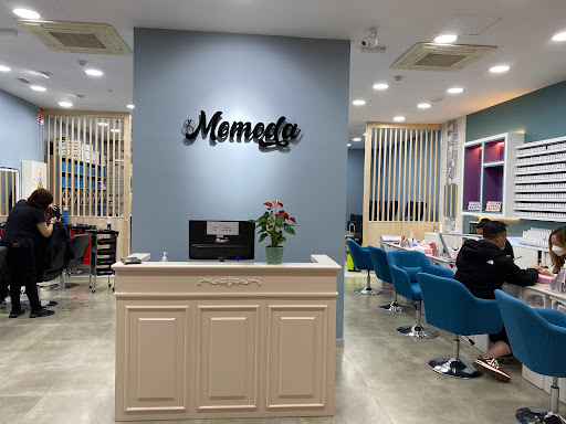 Momoda | Peluquería & Manicura en L