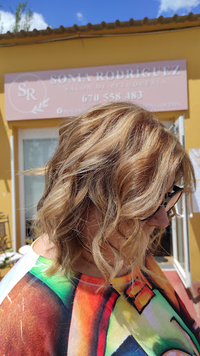 SALÓN DE PELUQUERÍA SR SONIA RODRÍGUEZ en Serranillos Playa