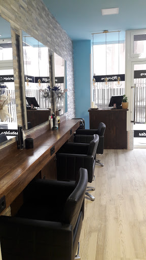 Estilistas Mónica en Grado
