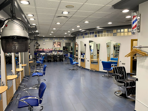 Academia de peluquería y estética Jesús Caño en Martos