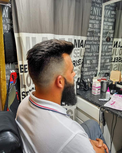 Peluqueria Caballeros Núñez 77 Barbero en Huelva