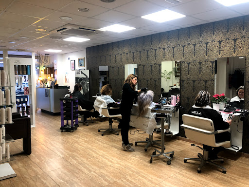 Peluquería_Salón84_ en La Pobla de Vallbona