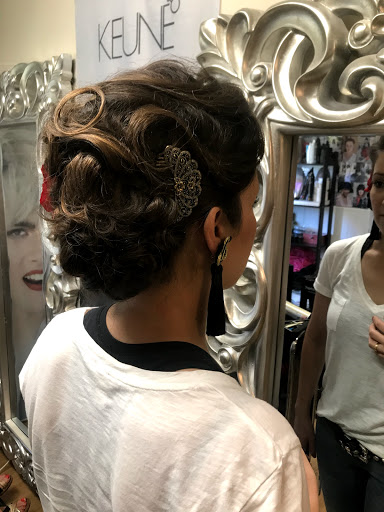 Eva Ortega Peluqueros en Valdemoro