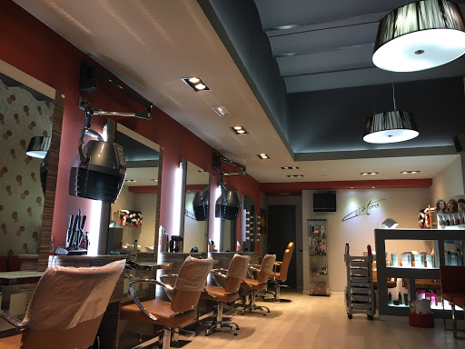 Elena Torras Perruqueria en Manresa