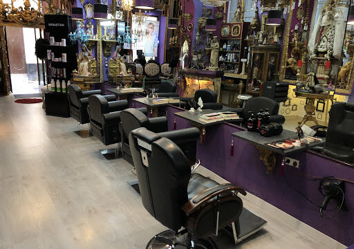 La Peluqueria de Los Santos by Juan Carreño – Cádiz