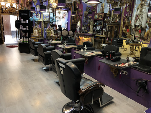 La Peluqueria de Los Santos by Juan Carreño en Cádiz