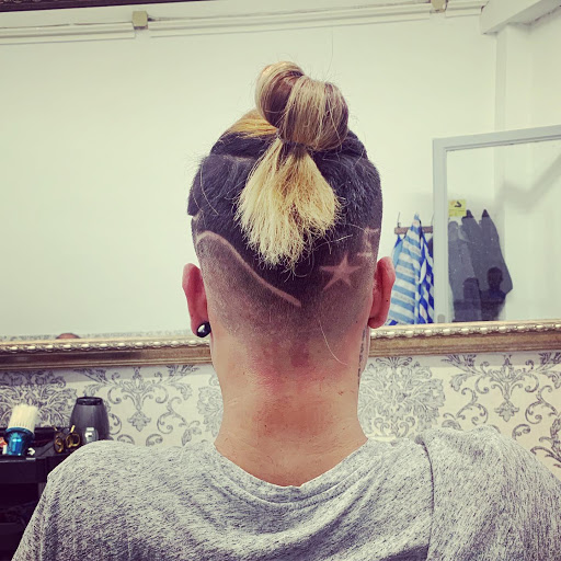 Barberia Amine | Perruqueria per a Homes a Reus en Reus