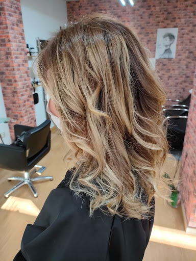 Peluquería Cattleya Hair Stylist- Peluquería Unisex en La Puebla de Alfindén en La Puebla de Alfindén