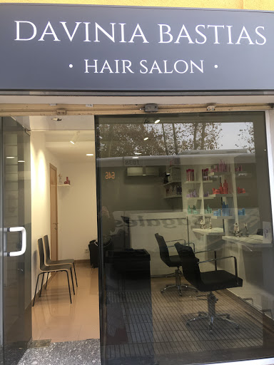 Davinia Bastias perruqueria en El Masnou