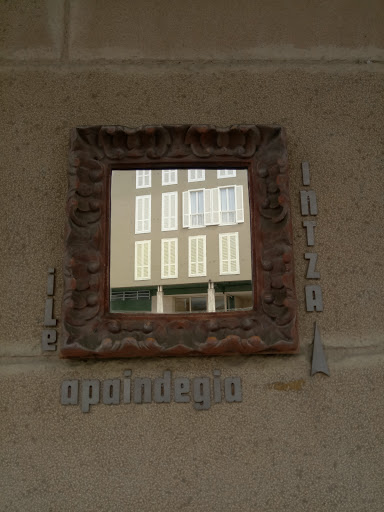 Intza Altuna ile-apaindegia en Usurbil