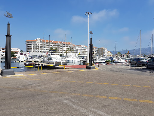 Perruqueria Empuriabrava Unisex - Analía en Empuriabrava