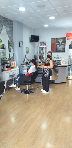 Conce peluquería unisex en El Parador de las Hortichuelas