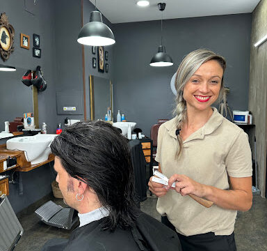 EL CUERVO BARBERÍA NAVIA – Vigo