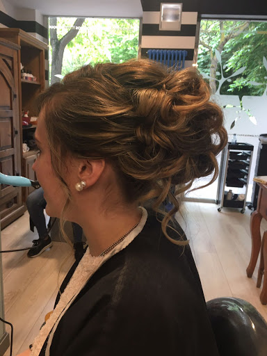 AMBAR PELUQUEROS en Vitoria-Gasteiz