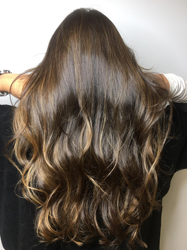 Peluquería - Estética Més que bellesa Castelldefels. Alisados Keratina, presoterapia y láser. en Castelldefels