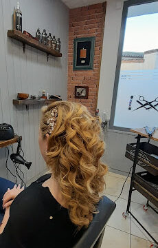 Barbershop peluqueria unisex – Barony of Polop