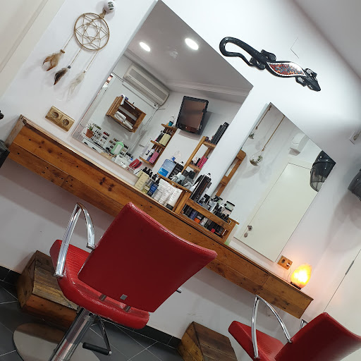Més que Guapes unisex en Alzira