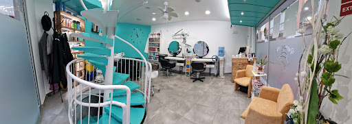 Perruqueria May – Capellades