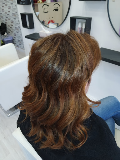 Mónica Verdú salón de peluquería en Alicante