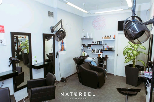 NATURBEL ESTILISTAS - Peluquería Iturrama - Manicuras y estetica Iturrama en Pamplona
