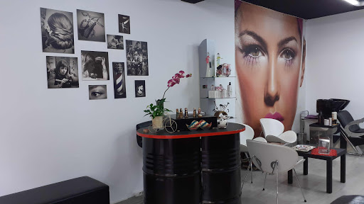 Mamen Jaén peluqueria y barber shop en Jaén