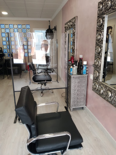 Peluquería y Estética Emi en Cádiar