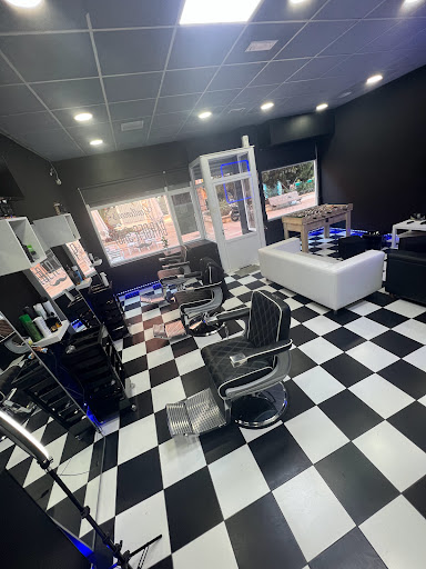 Oporto Hair Studio peluquería Barberia en Coslada