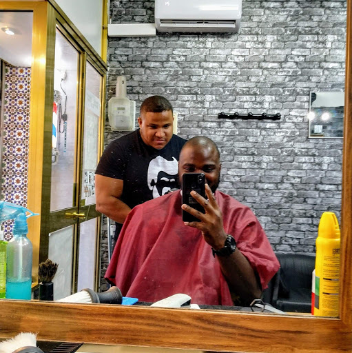 Annierhp Barber Shop en Rochelamber