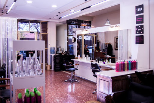 NMQ Centro de salud capilar y peluqueria en Valencia
