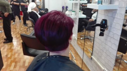Angeles Peluqueras en Alcalá de Guadaíra