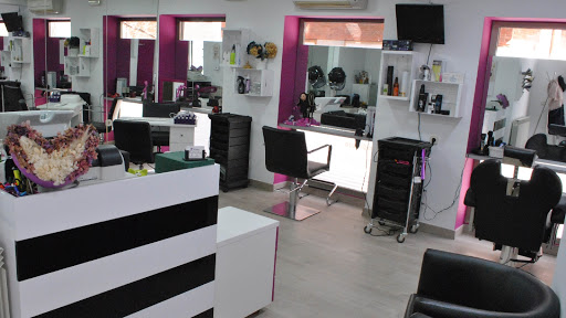 Yanira peluquería y estética en Ávila‎